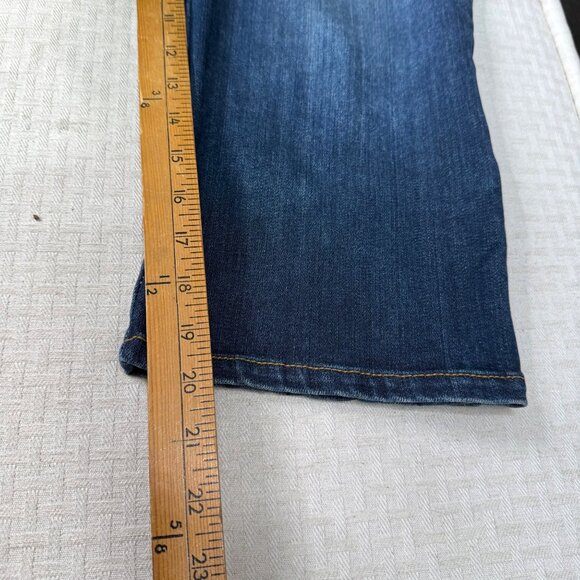 Refuge Womens Size 11 Blue Denim Capri Jeans With Button Detailing & Pockets - Picture 7 of 9